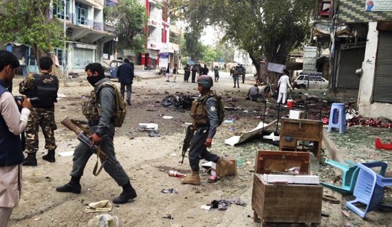 یک عضو شورای ولایت ننگرهار از حمله انفجاری جان به سلامت برد