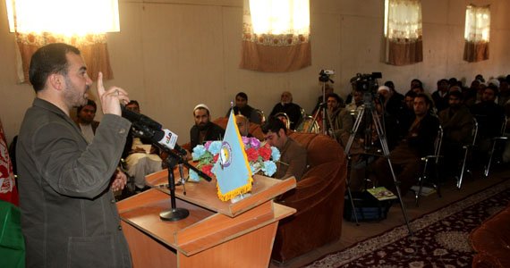 در همین حال، محمد آصف ننگ والی فراه از آموزگاران خواست تا به گونۀ بهتر به آموزش کودکان و نوجوانان بپردازند.