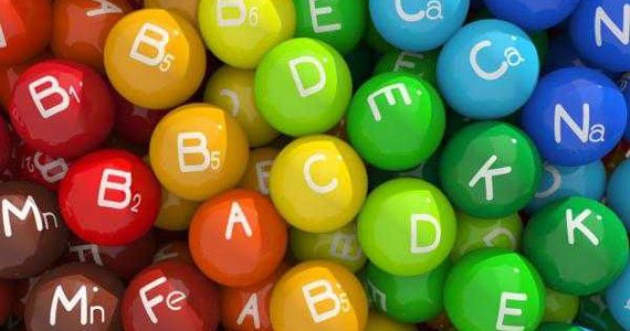 برای داشتن موهای سالم، غذای سالم بخورید.