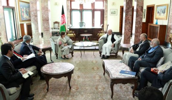 رییس جمهور افغانستان با دیپلومات پاکستانی دیدار کرد