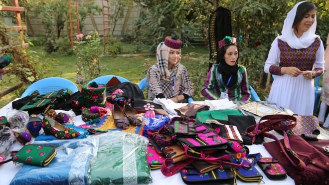 صنایع دستی دختران افغان