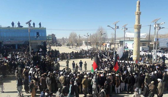 معترضان غوری هیئت اعزامی مرکز را گروگان گرفتند