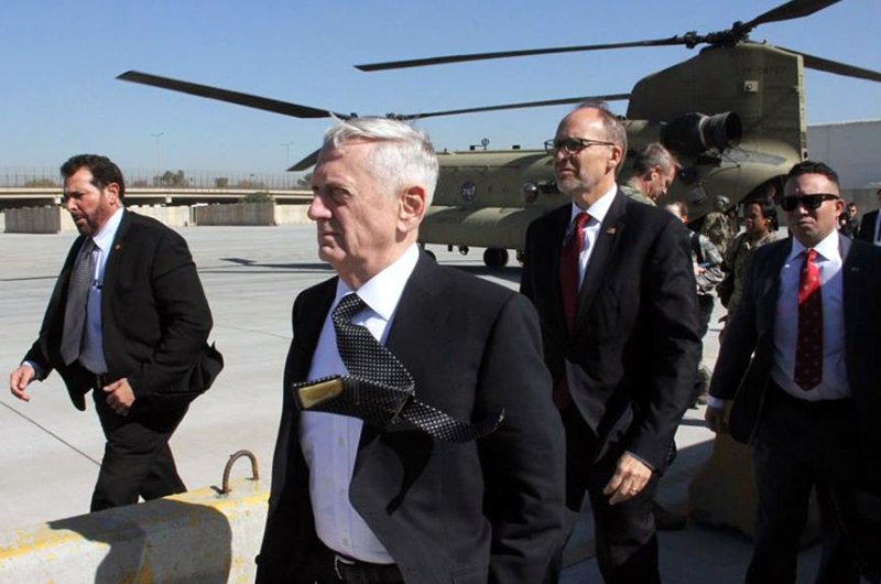 وزیر دفاع آمریکا در سفر غیرمنتظره وارد کابل شد