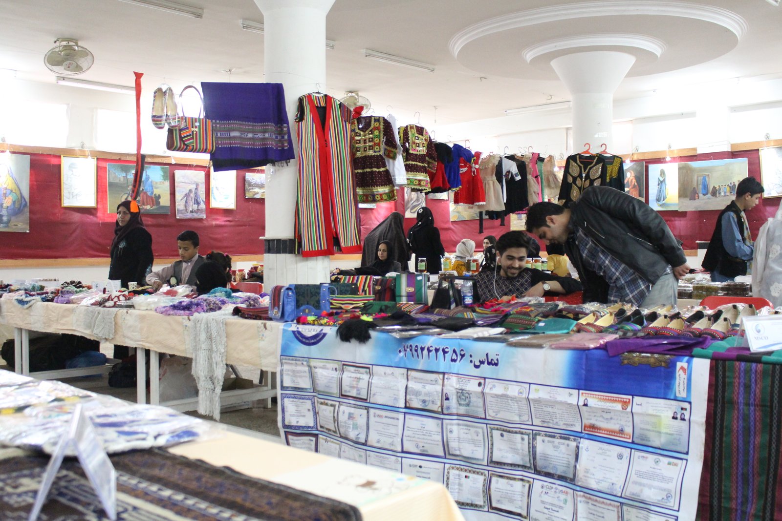 بازگشایی نمایشگاه، ویژه‌ی بانوان هراتی