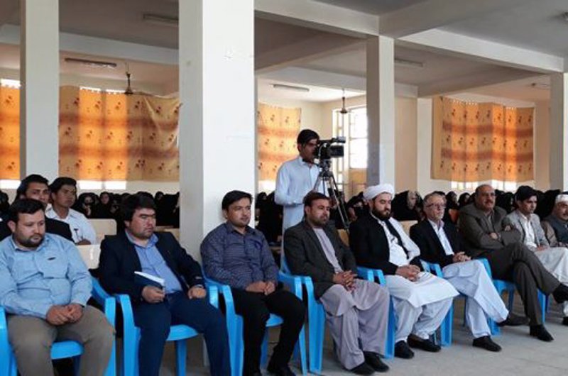 والی نیمروز با محصلین این ولایت دیدار کرد