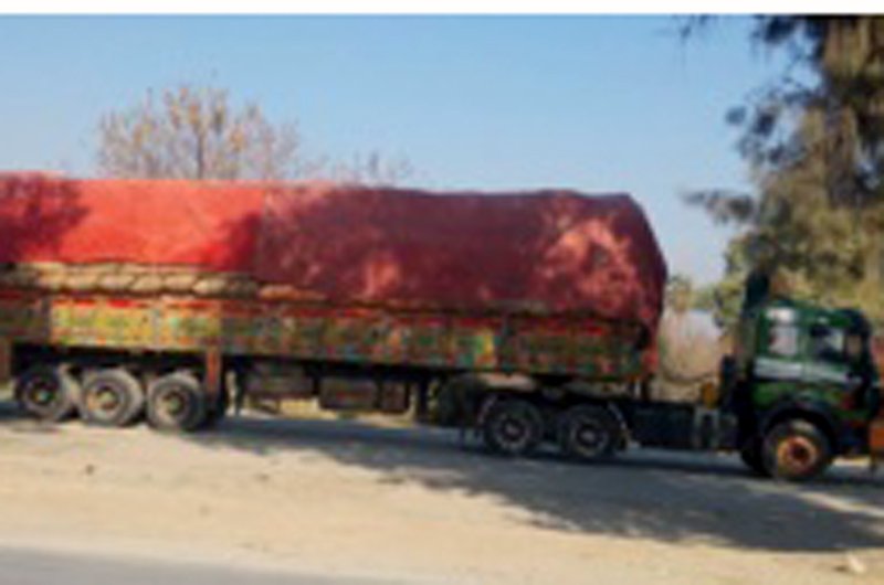 بازرگان‌های پاکستان: یک نقطه مرزی در افغانستان باز شود