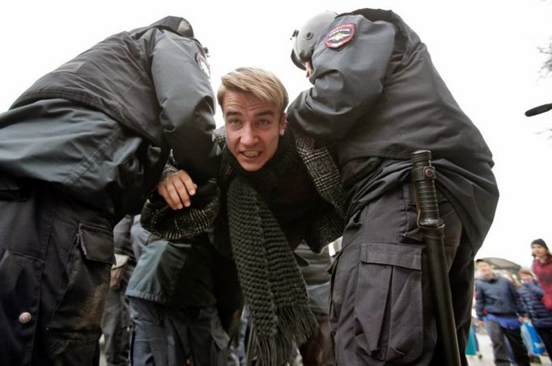 صدها معترض در روسیه از سوی پلیس بازداشت شدند
