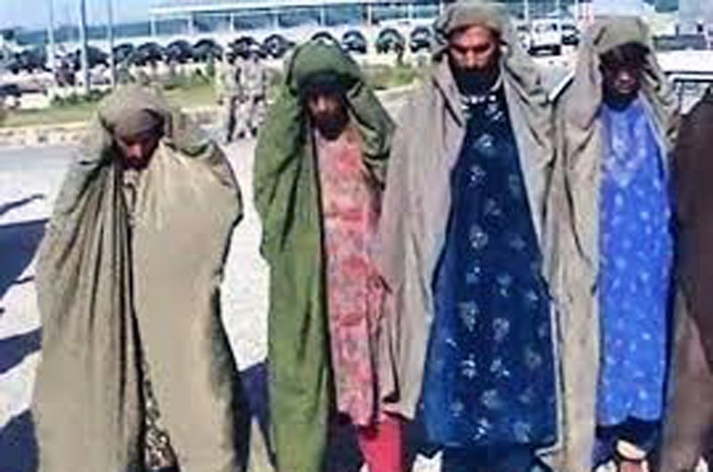 طالبان چادری پوش ۳ پلیس را در هرات کشتند