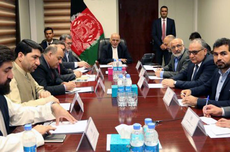  رئیس جمهور با مسئولین ملکی ونظامی درباره آتش بس گفتگو کرد