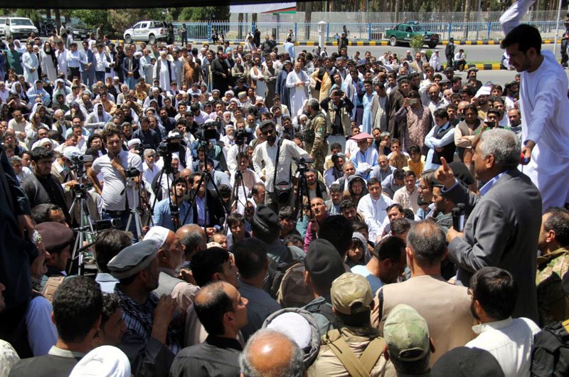 والی هرات: عاملان حملات تروریستی بازداشت می‌شوند