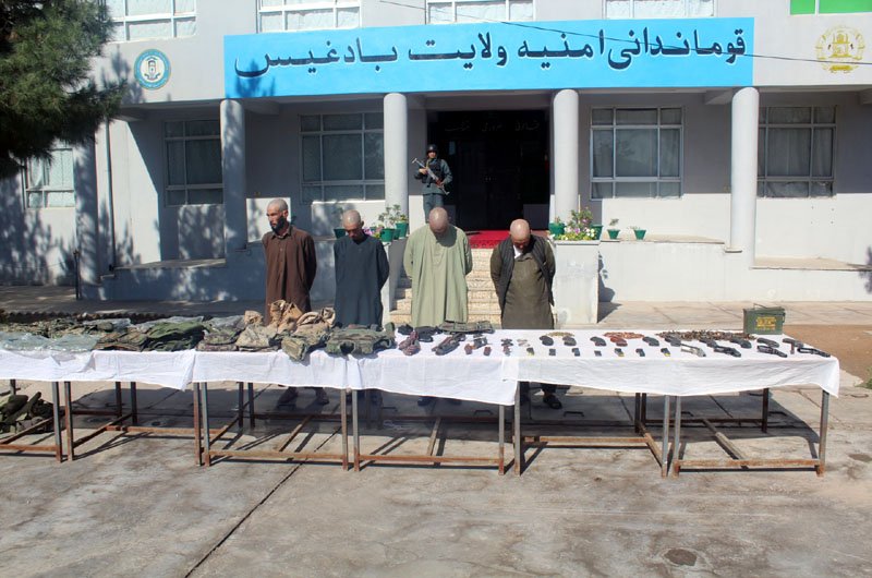 پولیس بادغیس 4 تروریست را در این ولایت بازداشت کرد