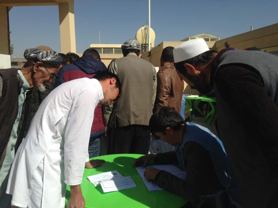 استادان دانشگاه در هرات؛ نسبت به روند انتخابات امروز خوش‌بین هستند