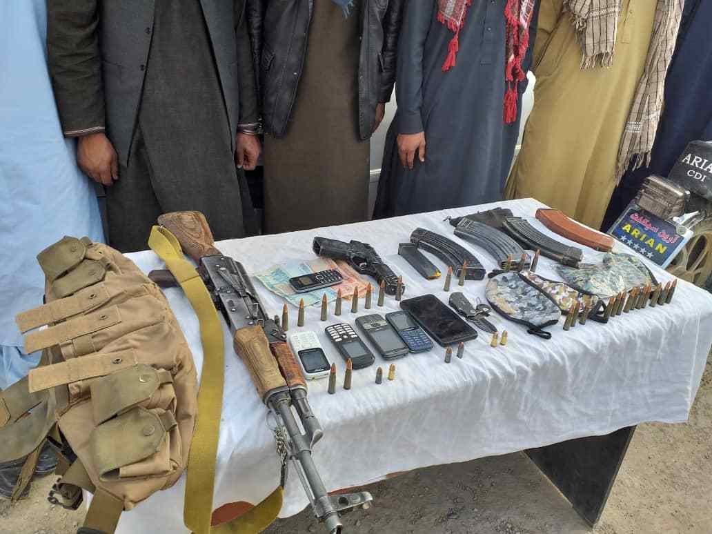 هفت نفر از سارقان مسلح در فراه بازداشت شدند