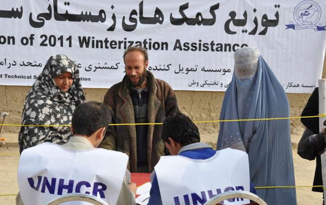 UNHCR ” به سه هزار خانواده بیجا شده کمک می کند”