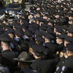 تجمع ده هزار نفری در مراسم خاک سپاری مامور پولیس نیویورک