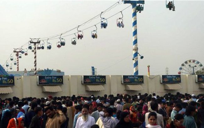 پاکستان مردی را به خاطر فریب پولیس به ۲۶ سال زندان محکوم کرد