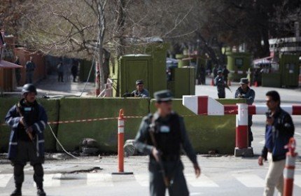 در انفجار دو بمب در ننگرهار دو پولیس کشته شدند