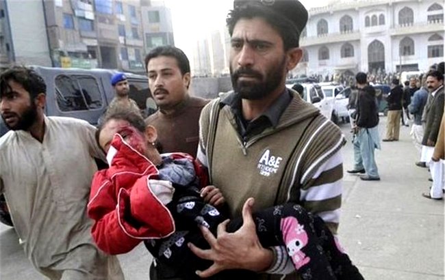 پنج نفر به ظن دست داشتن در حمله مرگبار پیشاور در افغانستان بازداشت شدند