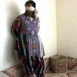 بازداشت یک ماین گذار بالباس زنانه از سوی امنیت ملی هلمند