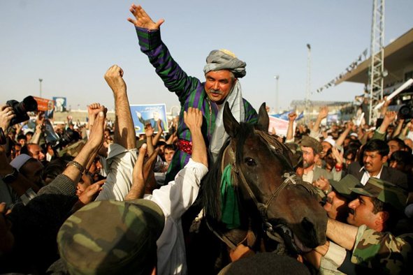 دوستم با ۲۰ هزار جنگجو به نبرد طالبان می رود