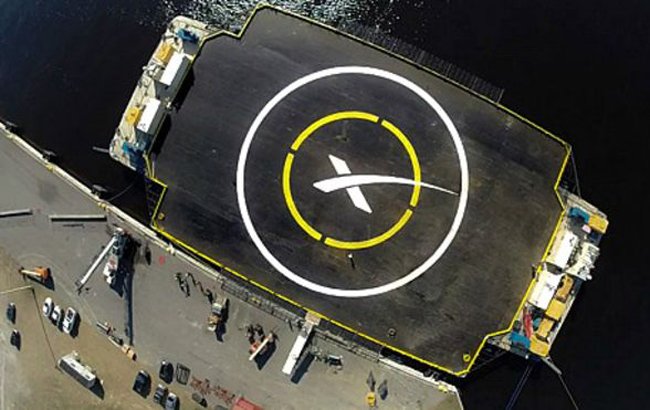 شرکت آمریکایی درصدد است موشک فضاپیما را بر سکوی شناور فرود آورد