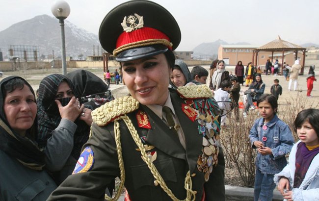 تنها چهار ژنرال زن در ارتش و پلیس ۳۵۰ هزارنفری افغان وجود دارد
