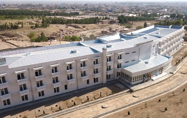 بهره‌برداری خوابگاه دخترانه دانشگاه هرات از سوی آمریکا