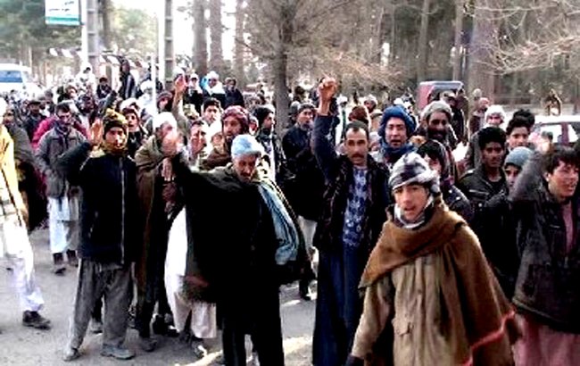 کارگران در هرات از بی‌توجهی دولت شکایت می کنند