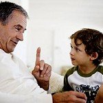 آموزش مؤدبانه برخورد کردن با کودک