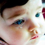 بچه های گریان را چگونه می توان آرام کرد؟