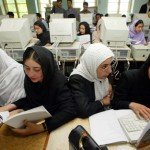دسترسی دانش آموزان افغان به آموزش آنلاین