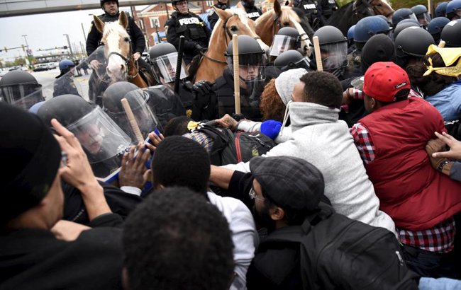 از قیود شب گردی تا درگیری تازه در بالتیمور