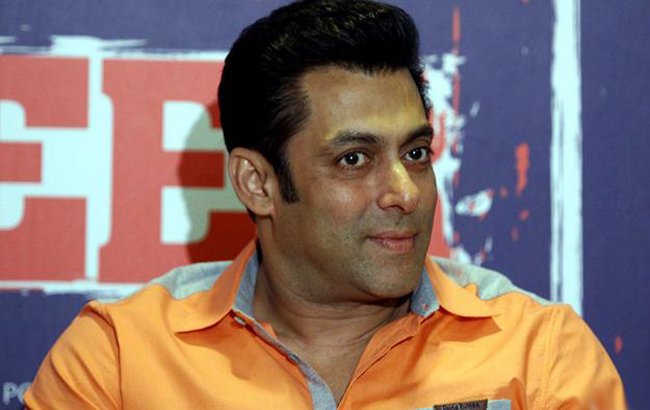 حکم پنج سال حبس سلمان خان، ستاره بالیوود به تعلیق در آمد