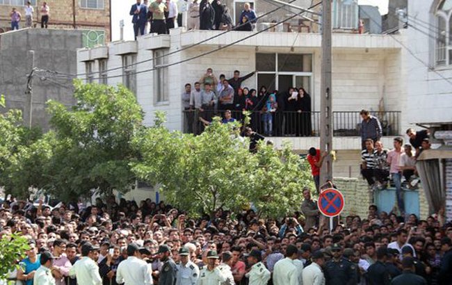 سه نفر در مشهد در ملاء عام اعدام شدند