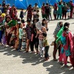 کمک‌های ضروری برای زلزله‌زدگان در گمرک نپال متوقف شده است