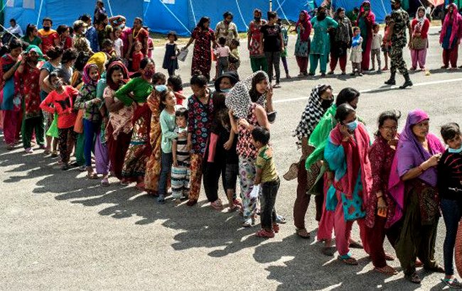 کمک‌های ضروری برای زلزله‌زدگان در گمرک نپال متوقف شده است