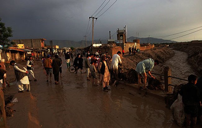 سرازیر شدن سیلاب در غور جان ۷ تن را گرفت