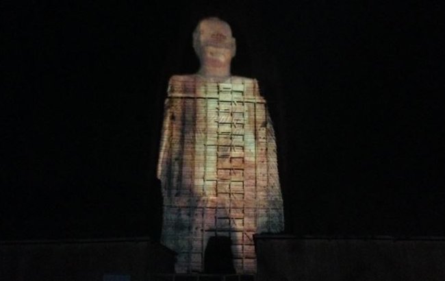 نمایش بُت های بامیان با نور سه بُعدی