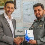 توزیع کتاب‌ راهنما به نیروهای پلیس