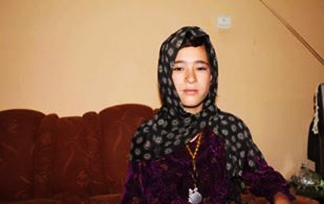 نامزد شدن یک دختر در بدل ۳۰۰ افغانی