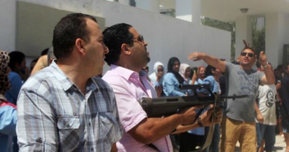 راهپیمایی صدها تن در تونس