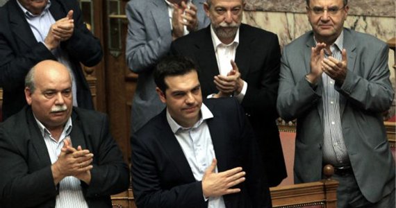 موافقت پارلمان یونان با همه پرسی درباره شرایط دریافت کمک مالی