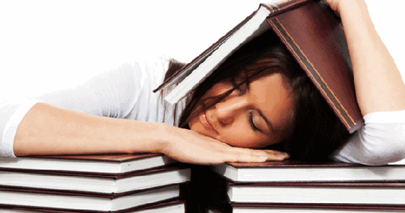چرا موقع مطالعه خوابمان می گیرد ؟