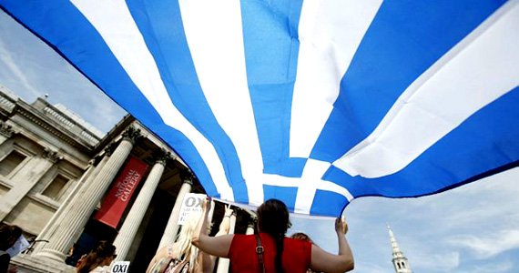 رای‌دهندگان یونانی برای همه‌پرسی به پای صندوق های رای رفته‌اند