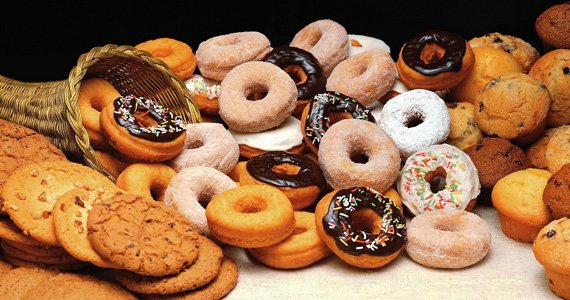 چگونه میل به خوردن شیرینی را کم کنیم؟