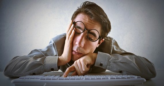 ۱۰ رفتاری که شما را غیرحرفه‌ای جلوه می‌دهد