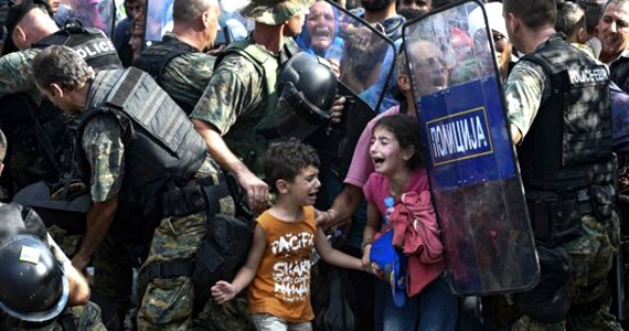 لت و کوب صدها پناه‌جو از سوی پولیس مقدونیه