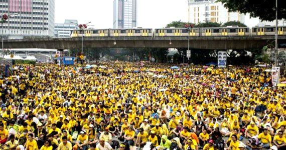 مردم مالزیا خواستار استعفای نخست‌وزیرند