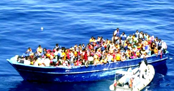 کشتی‌های نجات‌یافته، نجات ۲ هزار پناه‌جو از سوی پولیس ایتالیا