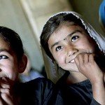 کودکان دورمانده از درس آموزش داده می‌شوند